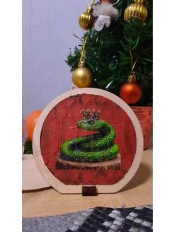 Интерьерное украшение со змеей